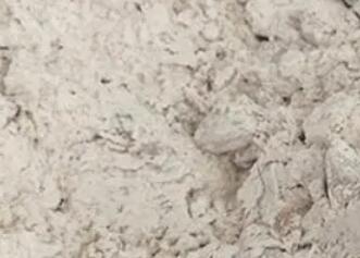 中頻爐在選擇爐襯耐火材料時(shí)，要注意什么？